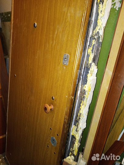 Дверь входная металлическая бу