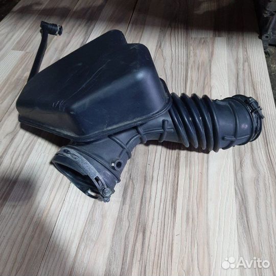 Воздухозаборник воздушного фильтра Mazda Cx 9 CA