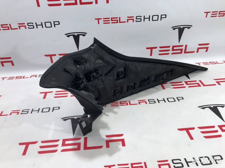 Накладка стойки С Tesla Model S 2-й рест. 2021