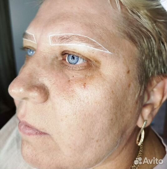 Мастер бровист