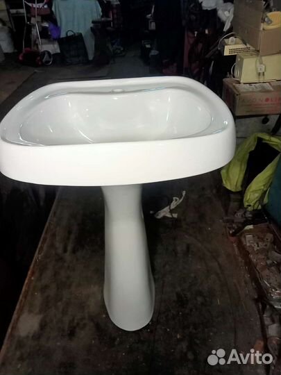 Тумба с раковиной для ванной новая