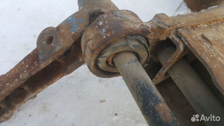 Балка подвески задняя Renault Scenic 1 Рено Сценик