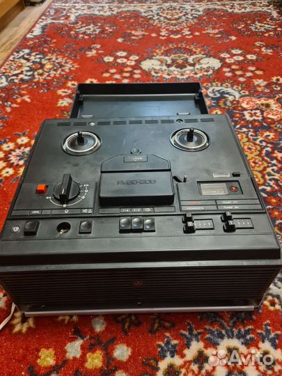 Катушечный магнитофон Яуза 209 стерео
