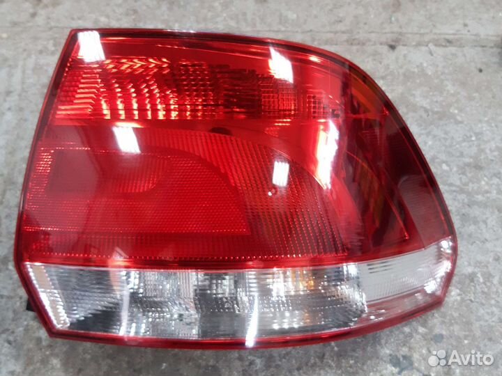 Фонарь задний правый volkswagen polo седан