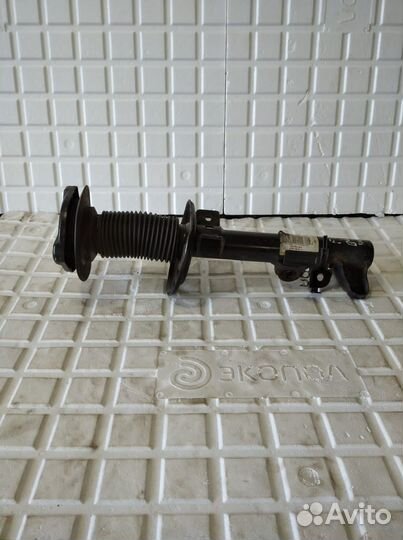 Стойка амортизатора Mercedes w204