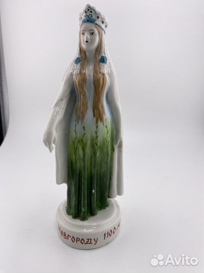 Фарфоровая скульптура 
