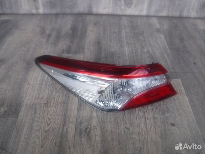 Фонарь левый №40 Toyota Camry 70 2020