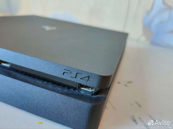 PS4 slim 1tb