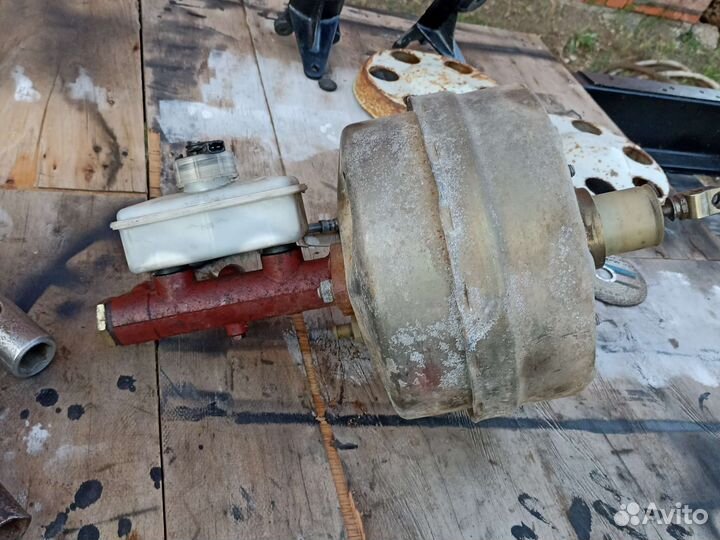 Тормозной вакуум с цилиндр в сборе на УАЗ хантер