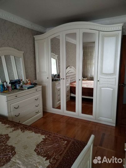 Спальный гарнитур бу белый
