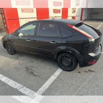 Ford Focus 1.6 MT, 2011, 300 000 км, с пробегом, цена 650 000 руб.