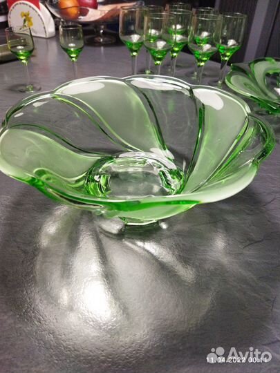 Ваза. салатник.Зеленое стекло. СССР