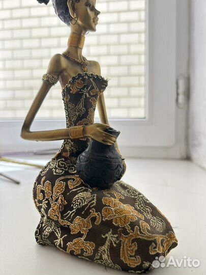 Статуэтка африканка