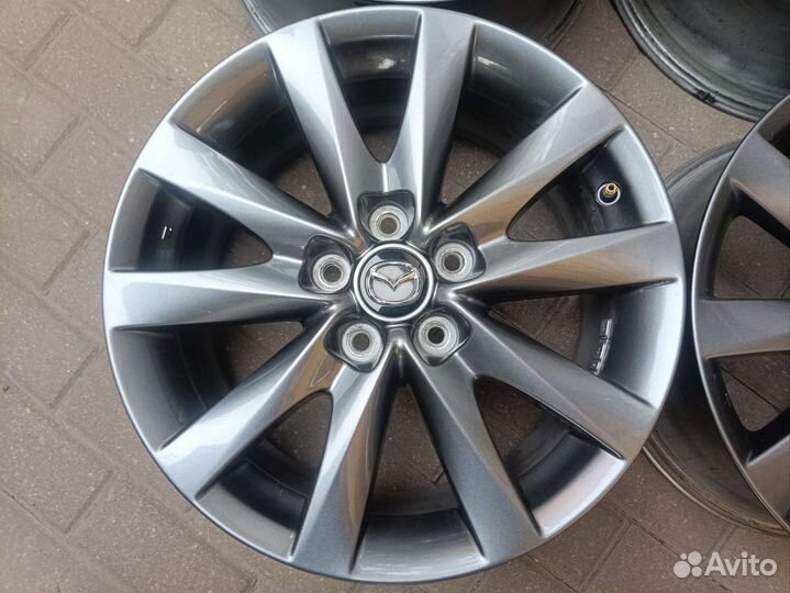 Оригинал Mazda r-17 (5x114,3) 4 шт. как новые