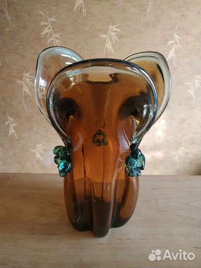 Вазы цветное и урановое стекло старинные