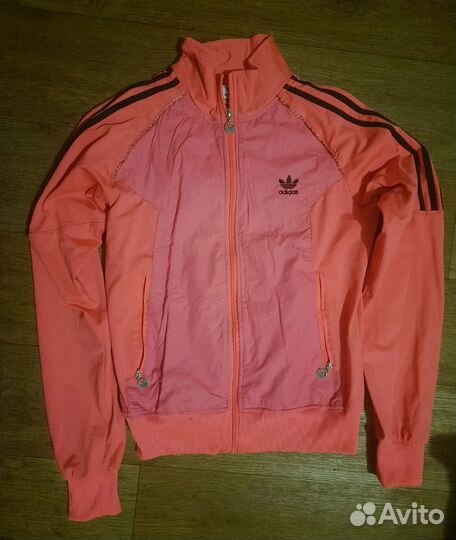 Спортивная одежда adidas бренд