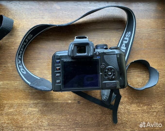 Зеркальный фотоаппарат Olympus E-420