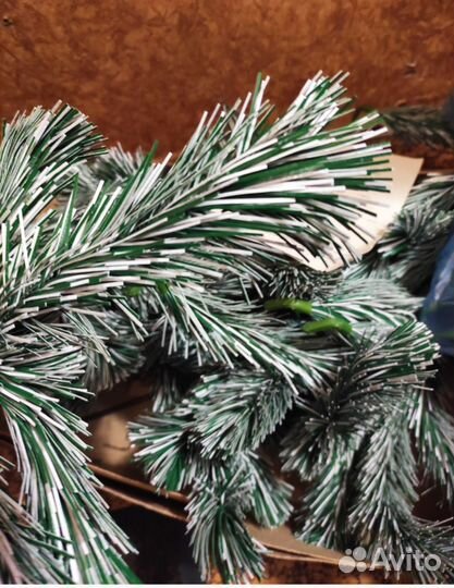 Елка советская. Пушистая, снежная. С коробкой