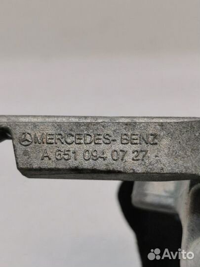 Кронштейн корпуса воздушного фильтра Mercedes-Benz