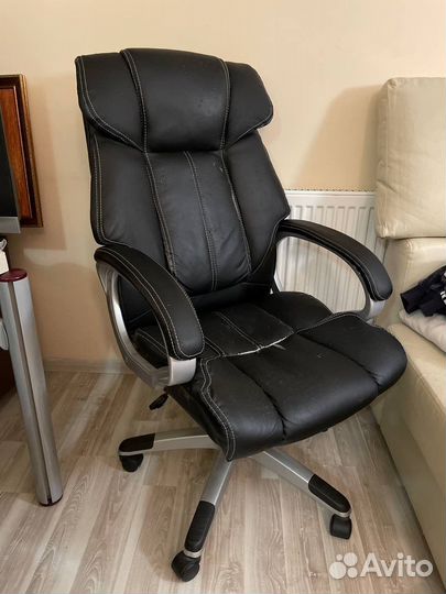 Компьютерное офисное кресло