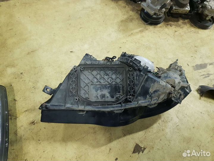 Фара правая Subaru Legacy b13 Outback