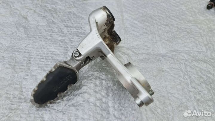 Ducati Hypermotard 950 Левая.Перед.Поднож. в Сборе