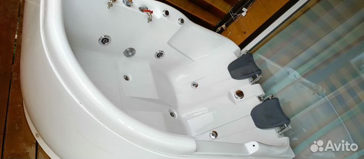 Двухместная Ванна джакузи бу