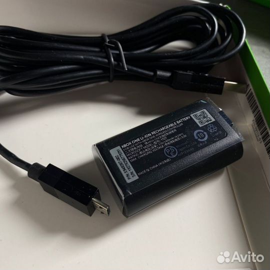 Аккумулятор Xbox + Micro-USB