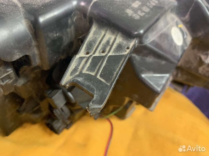 Фары Nissan передняя левая