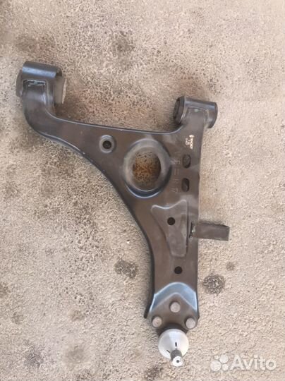 Продаю рычаг передний правый opel mokka новый