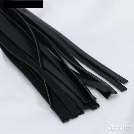 Плётка чёрная, ручка 12 см, хвост 16 см