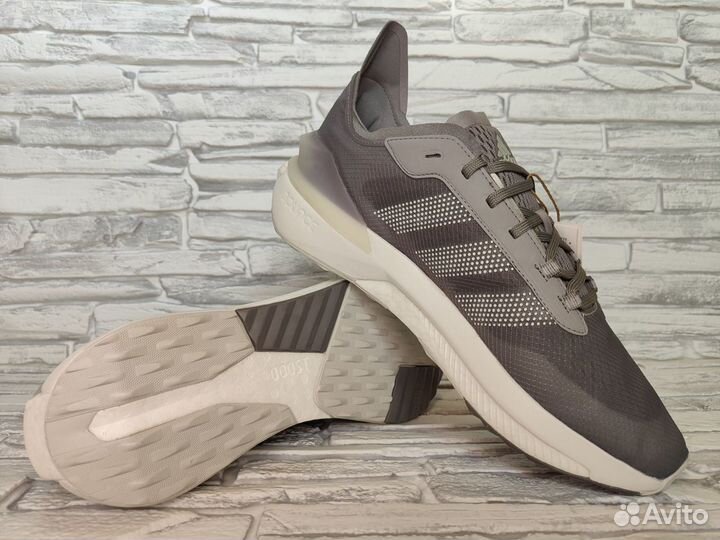 Кроссовки мужские Adidas Avryn 44