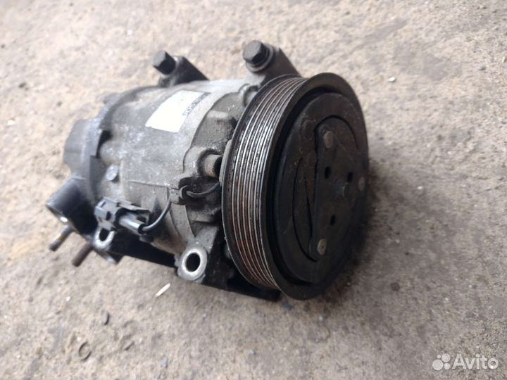 Компрессор кондиционера Nissan Maxima A32