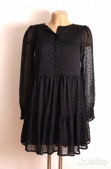Чёрное платье в горошек с воланами