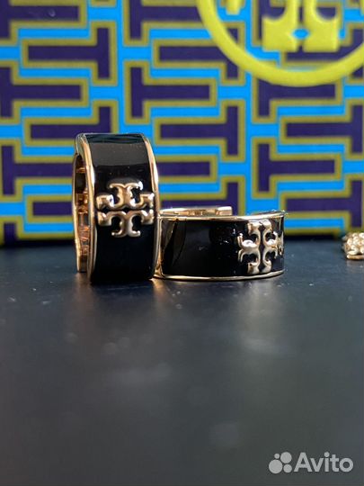 Комплект tory burch серьги т цепочка с кулоном