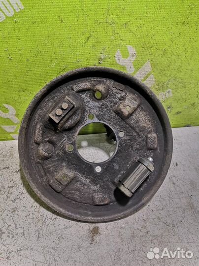 Щит опорный задний левый Форд Фокус 2