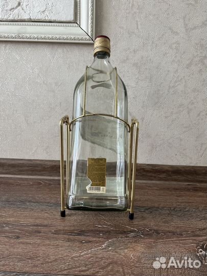 Бутыль на качелях