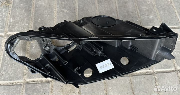 Корпус правой передней фары BMW F10