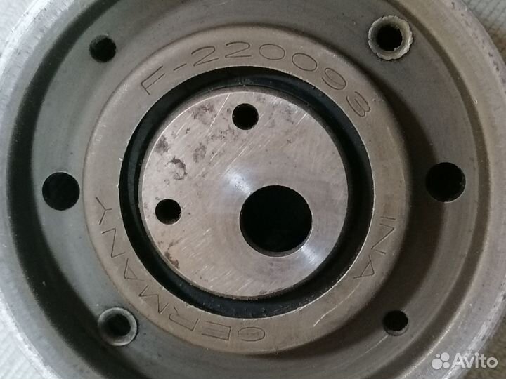 Ролик натяжной ремня грм INA F-220093