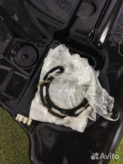 Бензобак Cadillac Sts седан LH2 4.6 2008