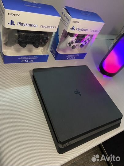 Sony playstation 4 slim