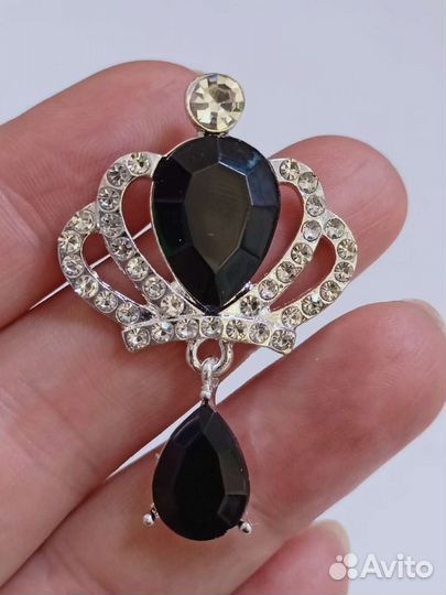 Подвеска, брошка