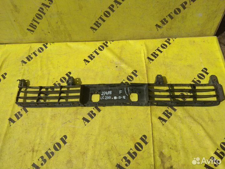 Решетка в бампер Toyota Land Cruiser 200 2008-2021