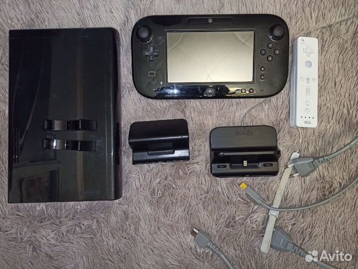 Nintendo Wii U Premium Pack 32GB + игры + аксессуа