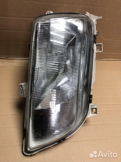 Фара правая Фольксваген Шаран; Сеат Альхамб
