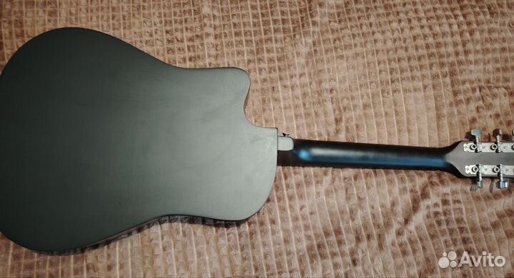 Акустическая гитара