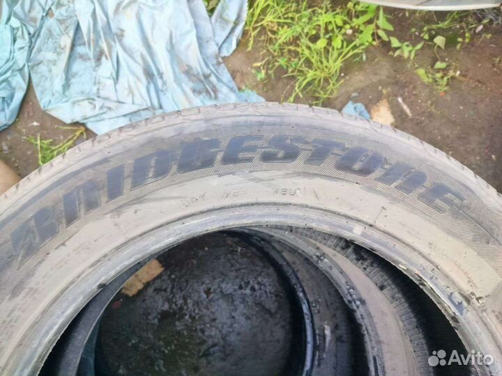 Bridgestone Dueler H/P Sport 215/60 R17