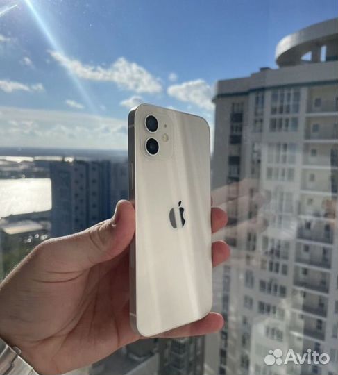 iPhone 12, 64 ГБ