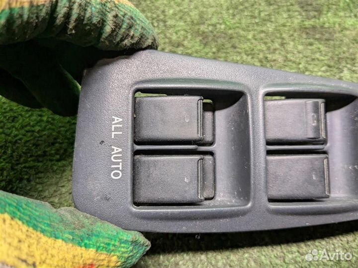 Блок управления стеклоподъемниками Toyota Avensis