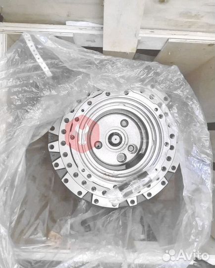 Редуктор хода Case CX240LR KRA10120